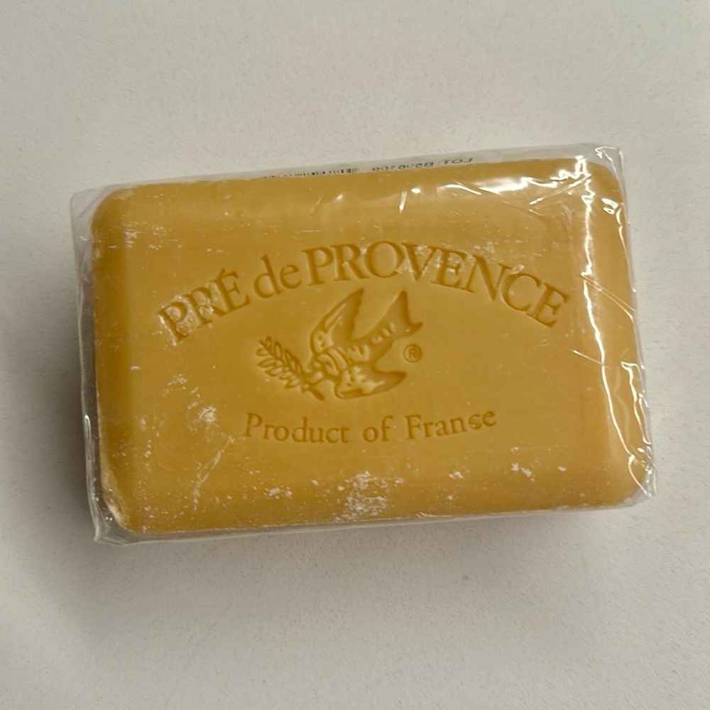 NWT Pre de Provence Sandalwood Bar Soap